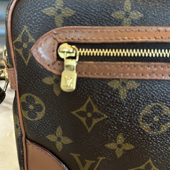 ♥️ Authentic LV Marley Dragoone GM ♥️ - Picture 5 of 10